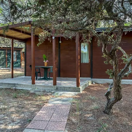 Pleasant Mobile Home In Sorso With Garden Casa vacanze