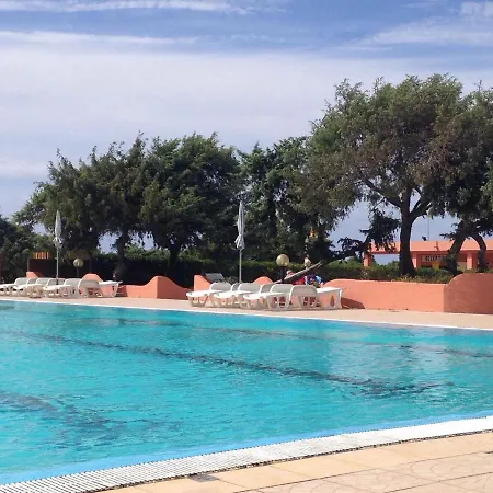Casa vacanze Pleasant Mobile Home In Sorso With Garden Sorso
